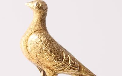 Gold Pigeon Pin