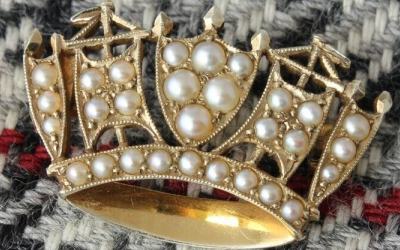 Pearl Naval Crown