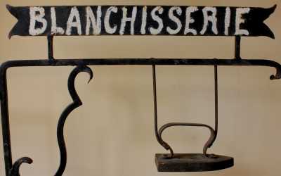 Blanchisserie Iron Trade Sign