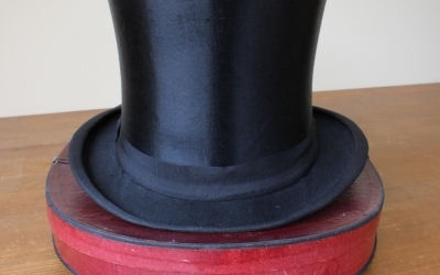 Opera Top Hat