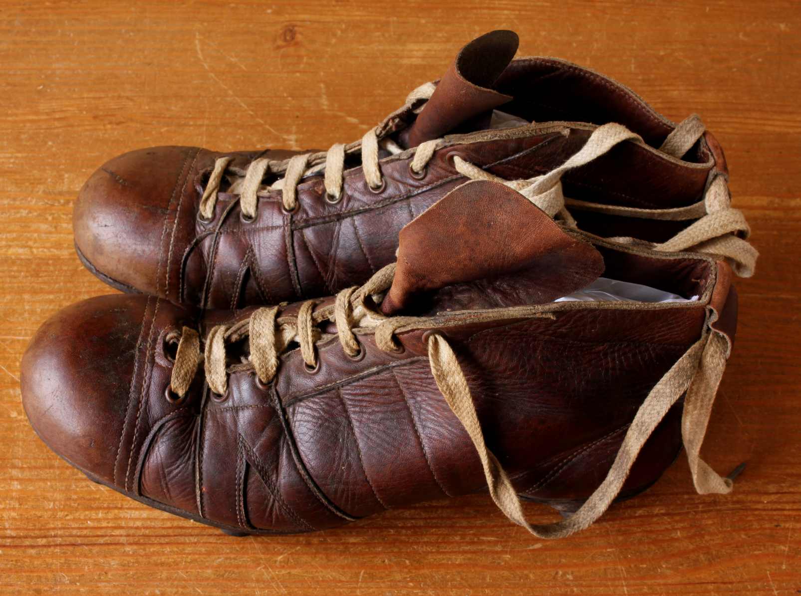 Vintage Football Boots With Leather Bar Studs. Soccer Shoes. c1950.