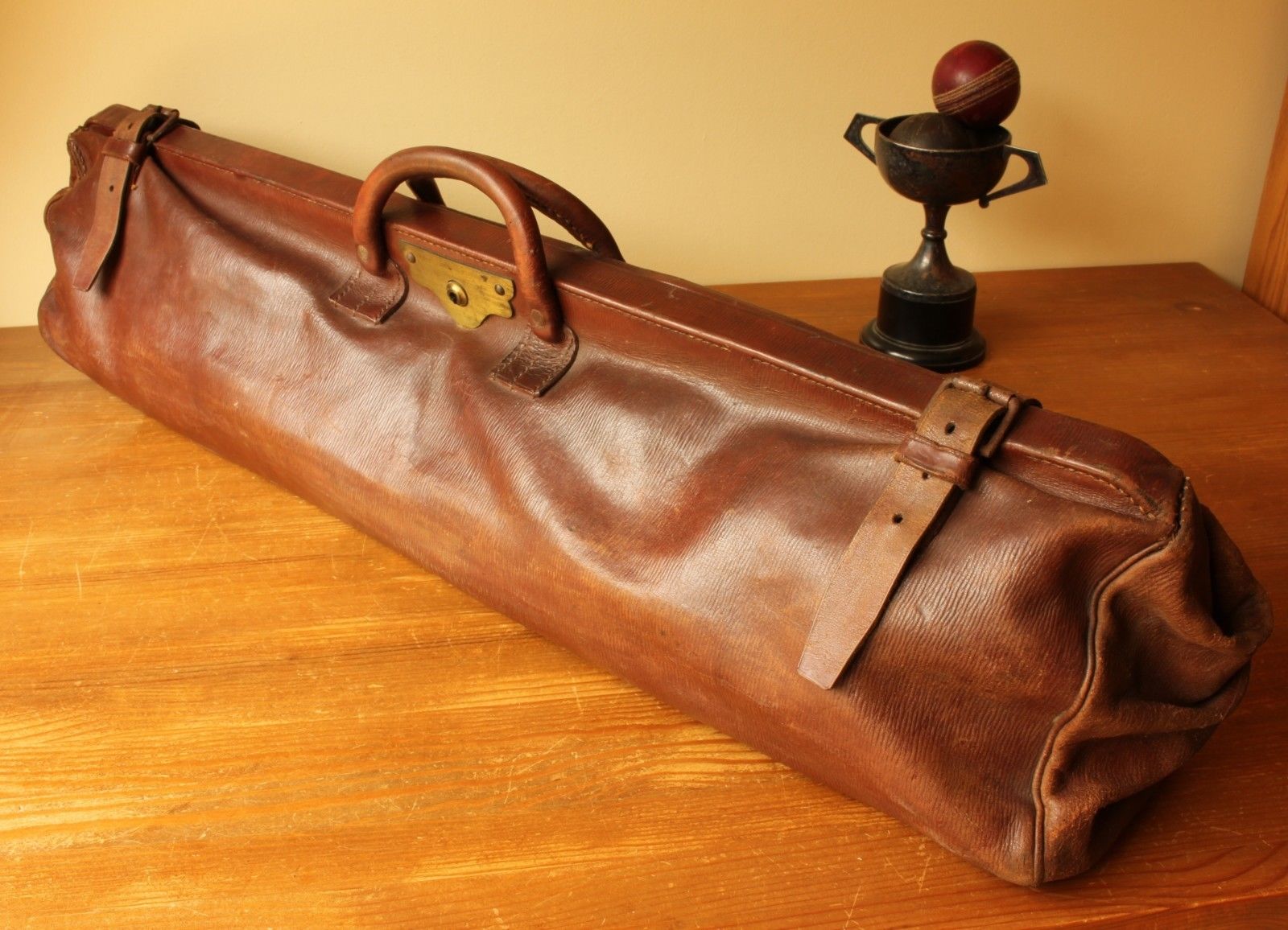 Antique Scots V.Large BagHide Leather Sport Cricket Travel Gladstone  Holdall Bag