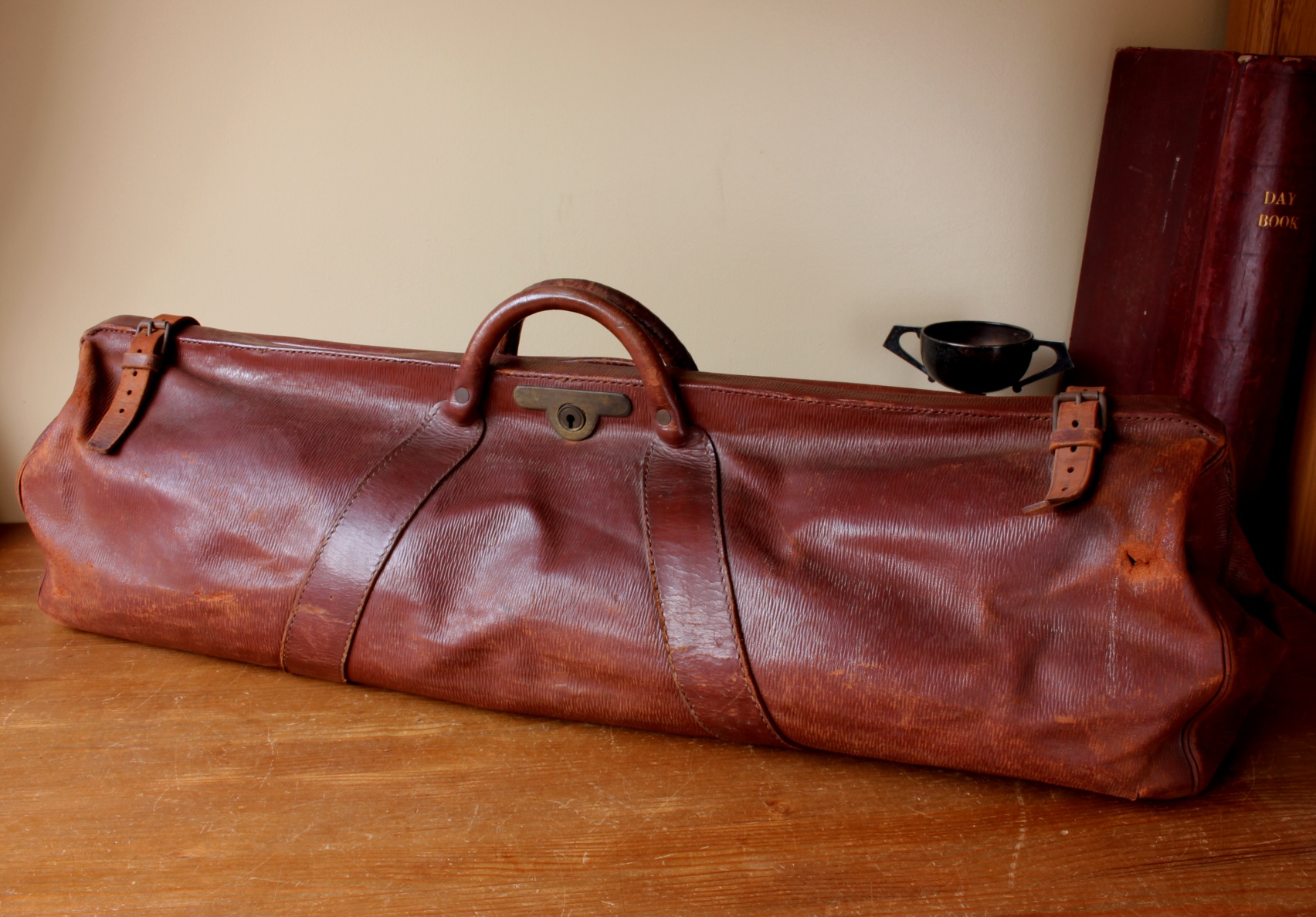Antique Scots V.Large BagHide Leather Sport Cricket Travel Gladstone  Holdall Bag
