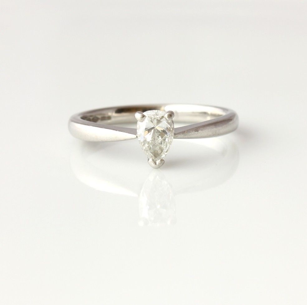 Platinum Pear Shape Natural 0.40ct VS Diamond Solitaire Engagement Ring ...